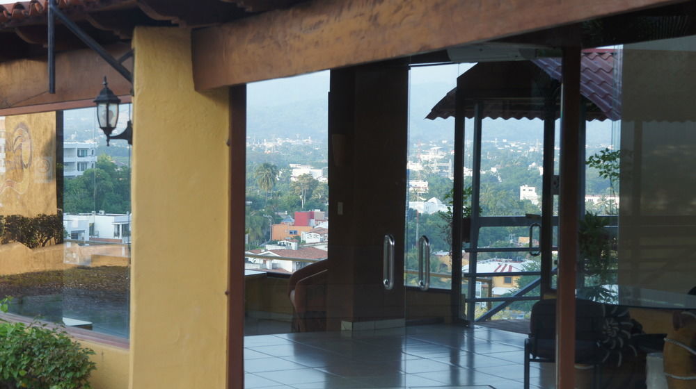 Hotel Plaza Tucanes Manzanillo Eksteriør billede